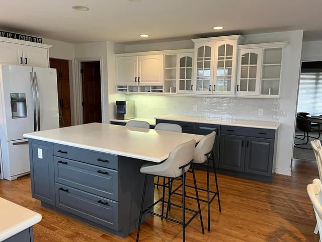 White Chooz Painters logo with blue background placeholder for paintig company logos