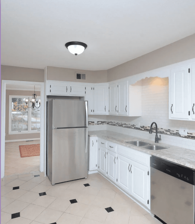 White Chooz Painters logo with blue background placeholder for paintig company logos