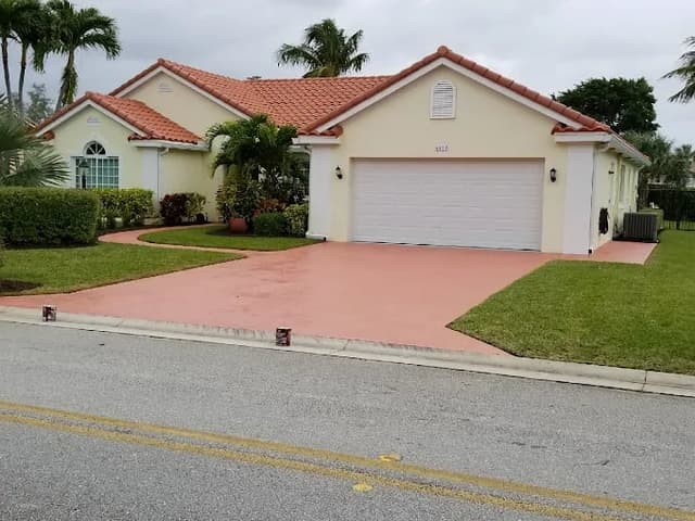 White Chooz Painters logo with blue background placeholder for paintig company logos