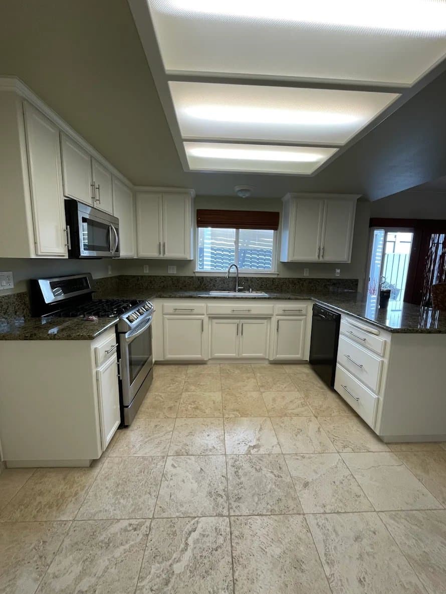 Peek Painting gallery image 4