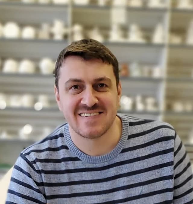 White Chooz Painters logo with blue background placeholder for paintig company logos