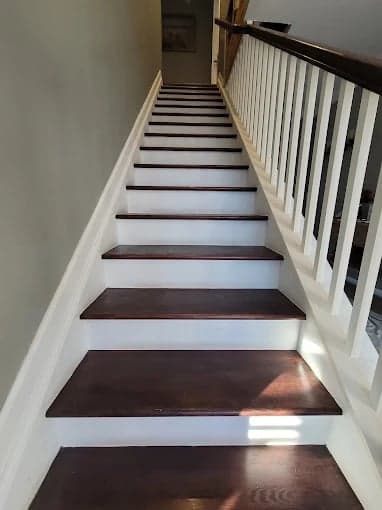 White Chooz Painters logo with blue background placeholder for paintig company logos