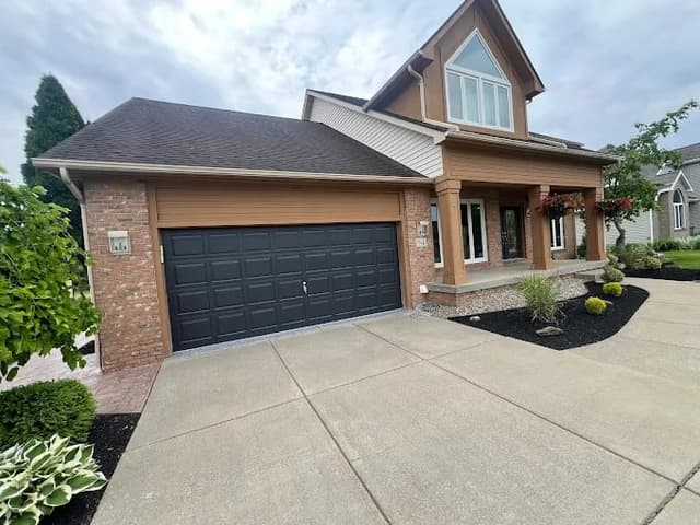 White Chooz Painters logo with blue background placeholder for paintig company logos