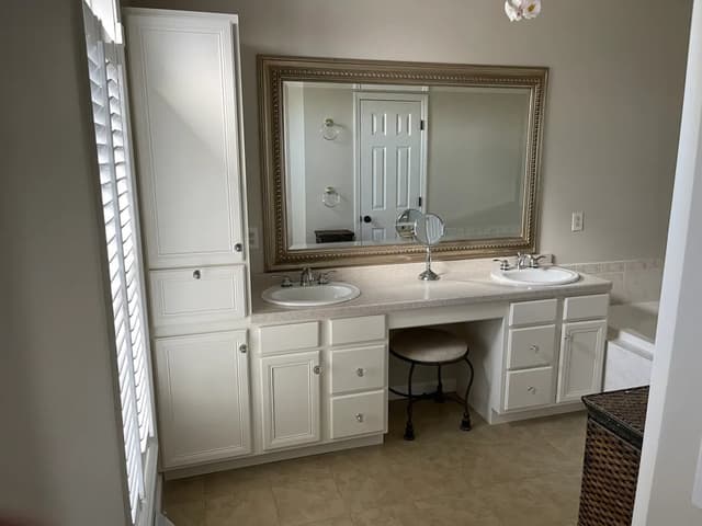 White Chooz Painters logo with blue background placeholder for paintig company logos