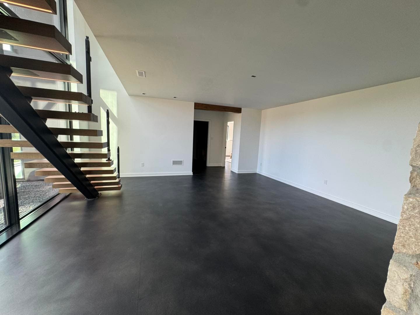 Hi Tech Painting & Decorating Inc. gallery image 4