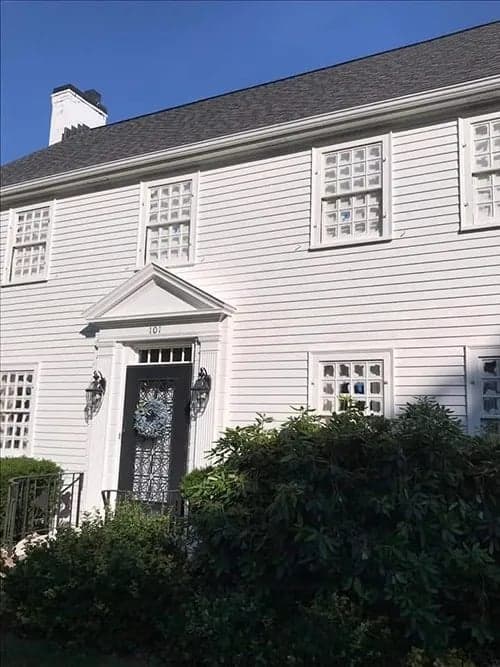 Costa Painting Services Inc and Carpentry gallery image