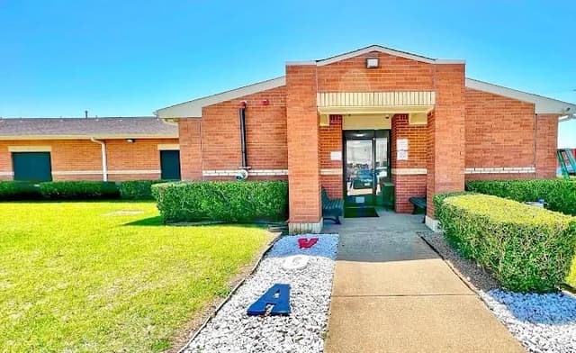 White Chooz Painters logo with blue background placeholder for paintig company logos