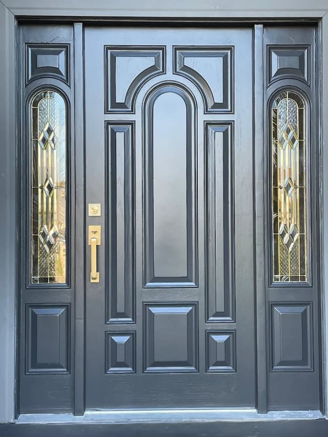 White Chooz Painters logo with blue background placeholder for paintig company logos