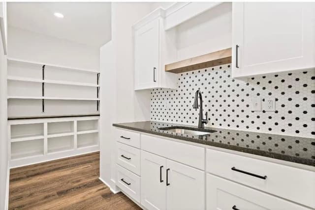 Jaime's Renovation LLC Professional Painting gallery image