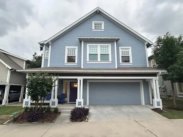 White Chooz Painters logo with blue background placeholder for paintig company logos