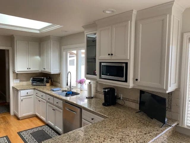 White Chooz Painters logo with blue background placeholder for paintig company logos