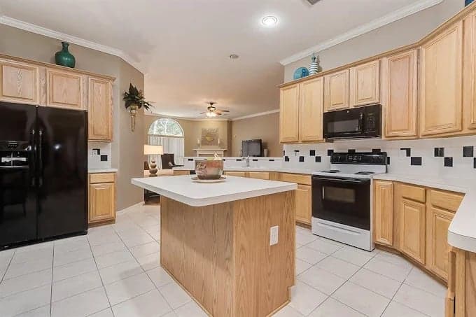 E & M Commercial Residential Painting LLC gallery image 2