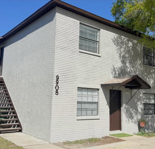 White Chooz Painters logo with blue background placeholder for paintig company logos