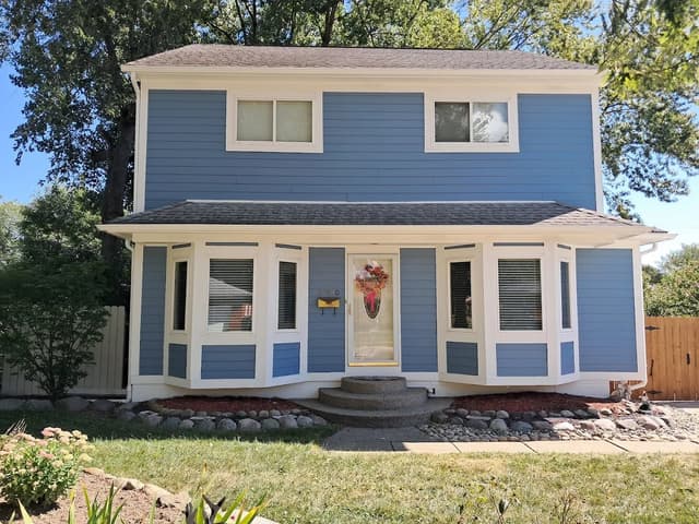 White Chooz Painters logo with blue background placeholder for paintig company logos