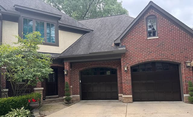 White Chooz Painters logo with blue background placeholder for paintig company logos