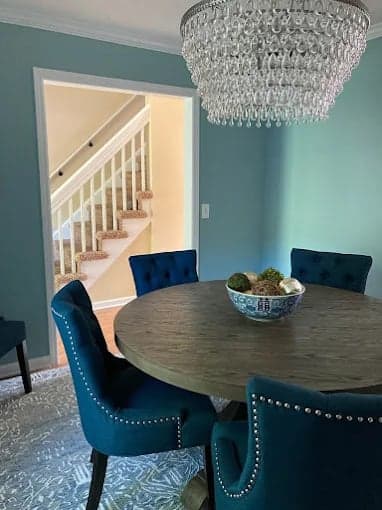 White Chooz Painters logo with blue background placeholder for paintig company logos