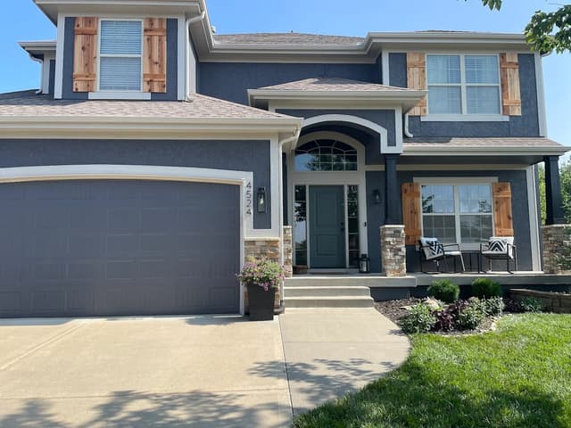 White Chooz Painters logo with blue background placeholder for paintig company logos