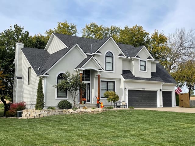 White Chooz Painters logo with blue background placeholder for paintig company logos