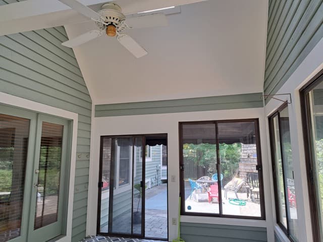 White Chooz Painters logo with blue background placeholder for paintig company logos