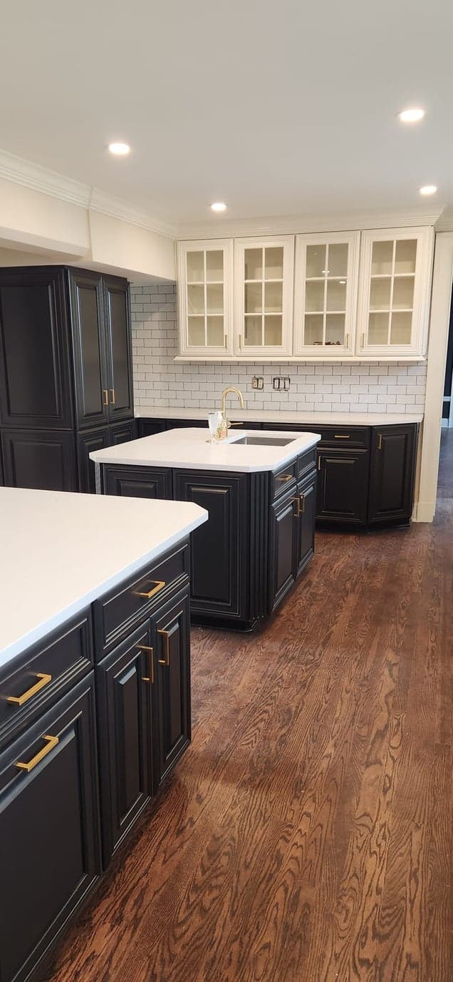 White Chooz Painters logo with blue background placeholder for paintig company logos