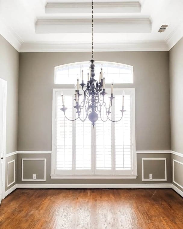 White Chooz Painters logo with blue background placeholder for paintig company logos