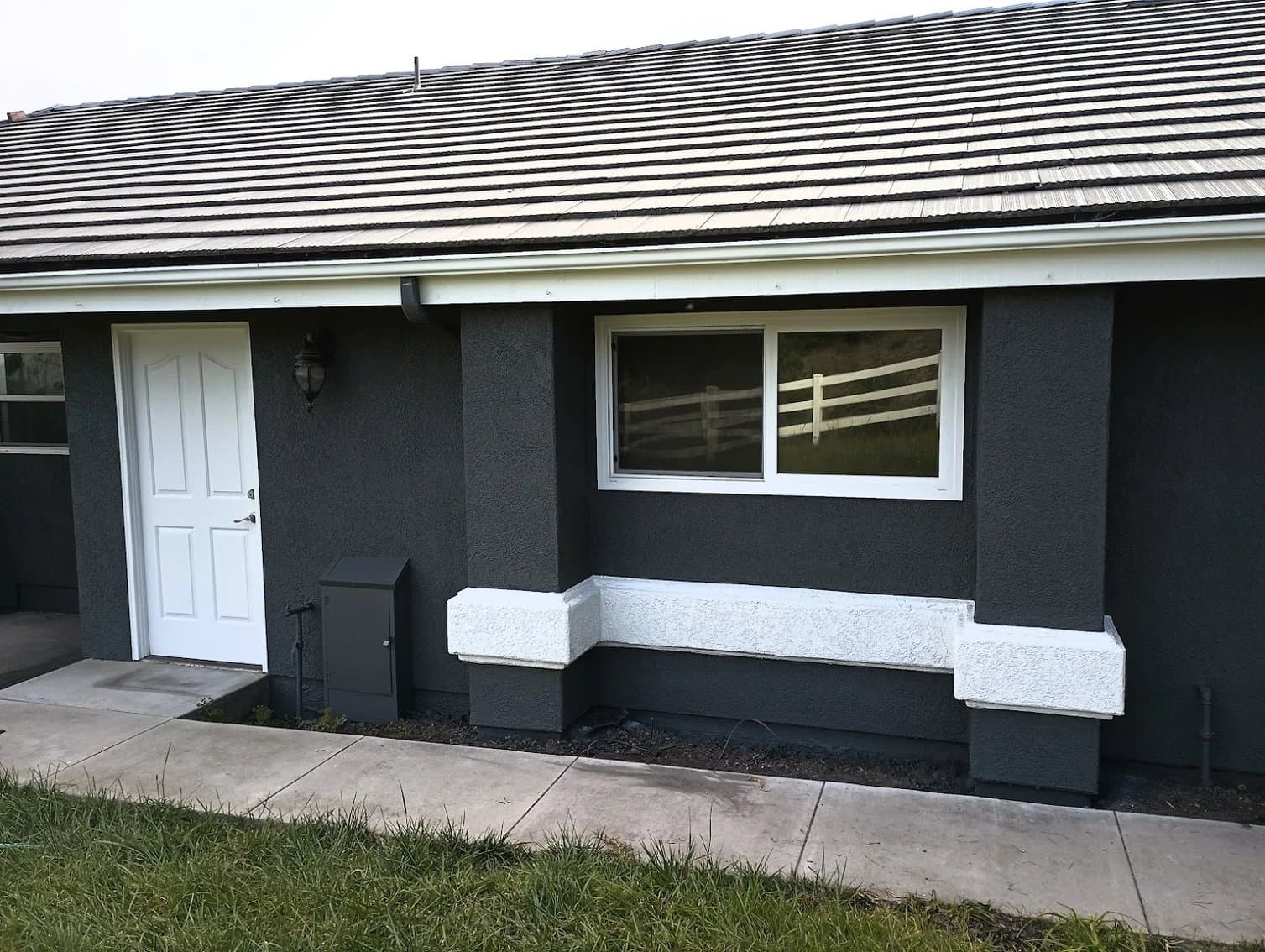 Peek Painting gallery image 3