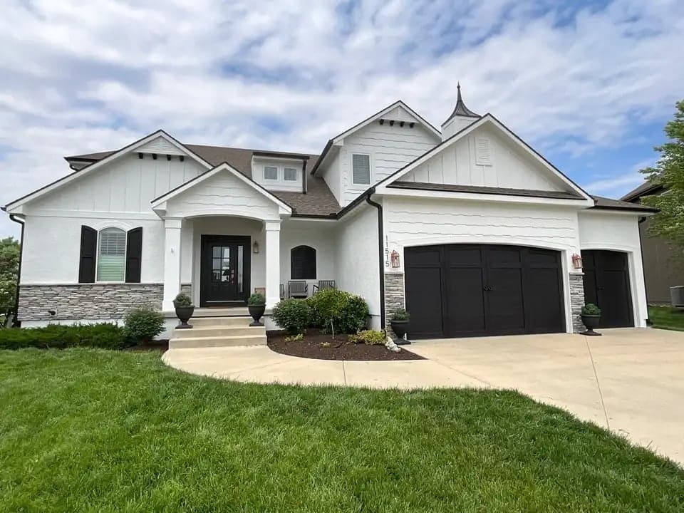 PEMCO Painting: Interior & Exterior Painter Overland Park gallery image 2