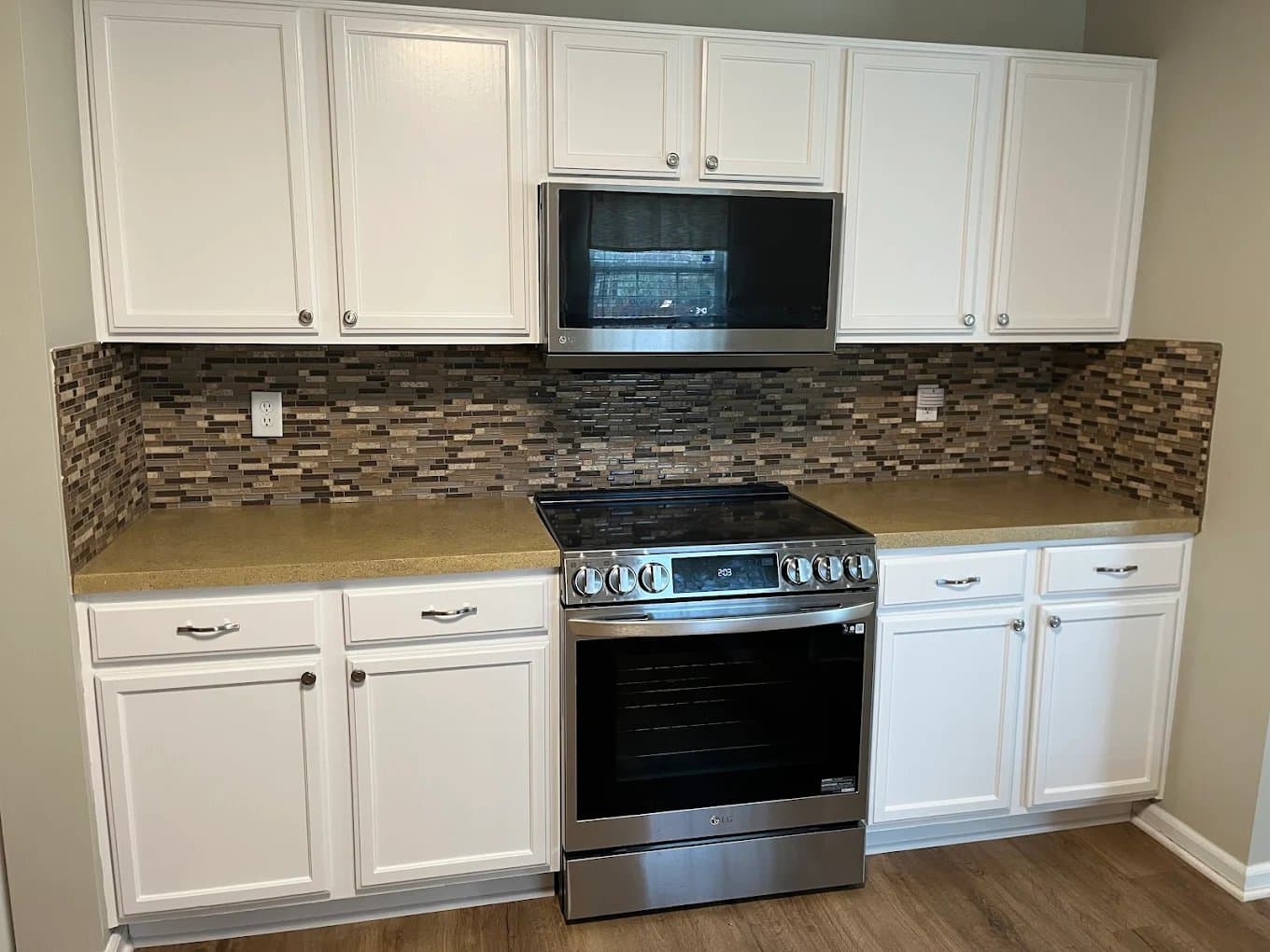 Guy Painting gallery image 3