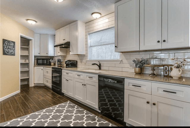 White Chooz Painters logo with blue background placeholder for paintig company logos