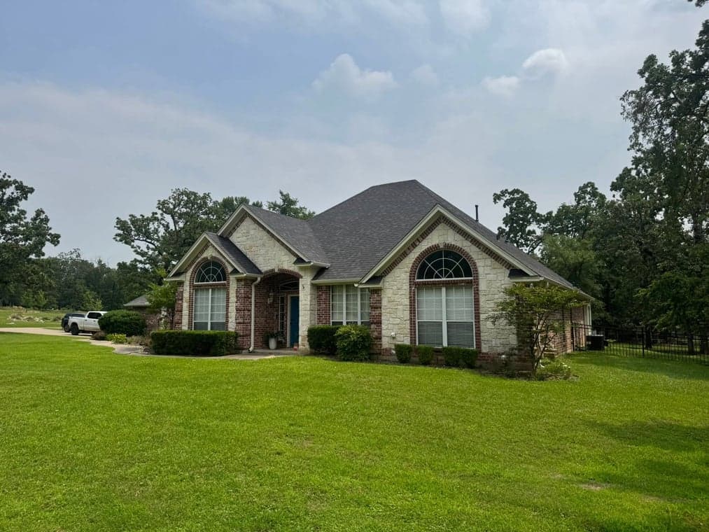 Pinnacle Painting & Construction gallery image 1