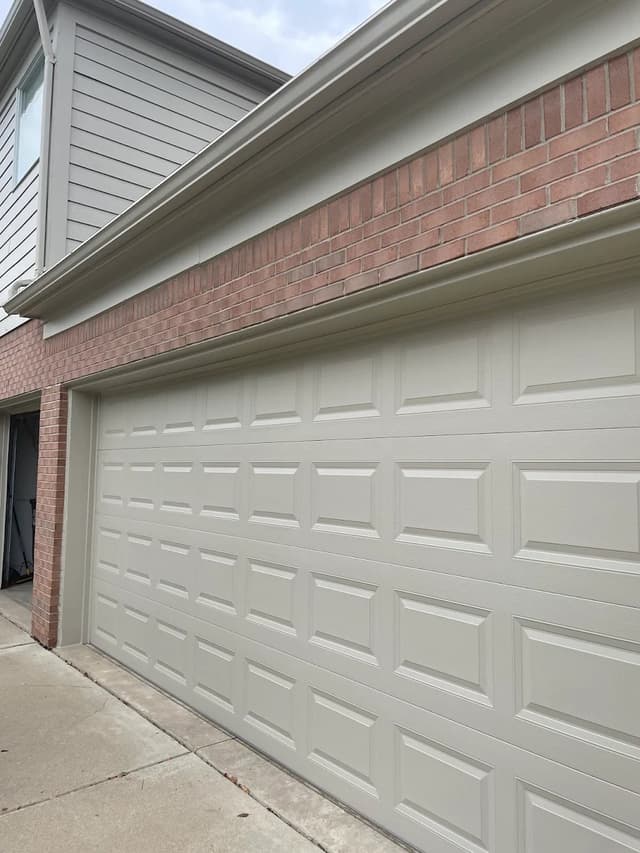 White Chooz Painters logo with blue background placeholder for paintig company logos