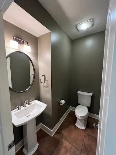 White Chooz Painters logo with blue background placeholder for paintig company logos