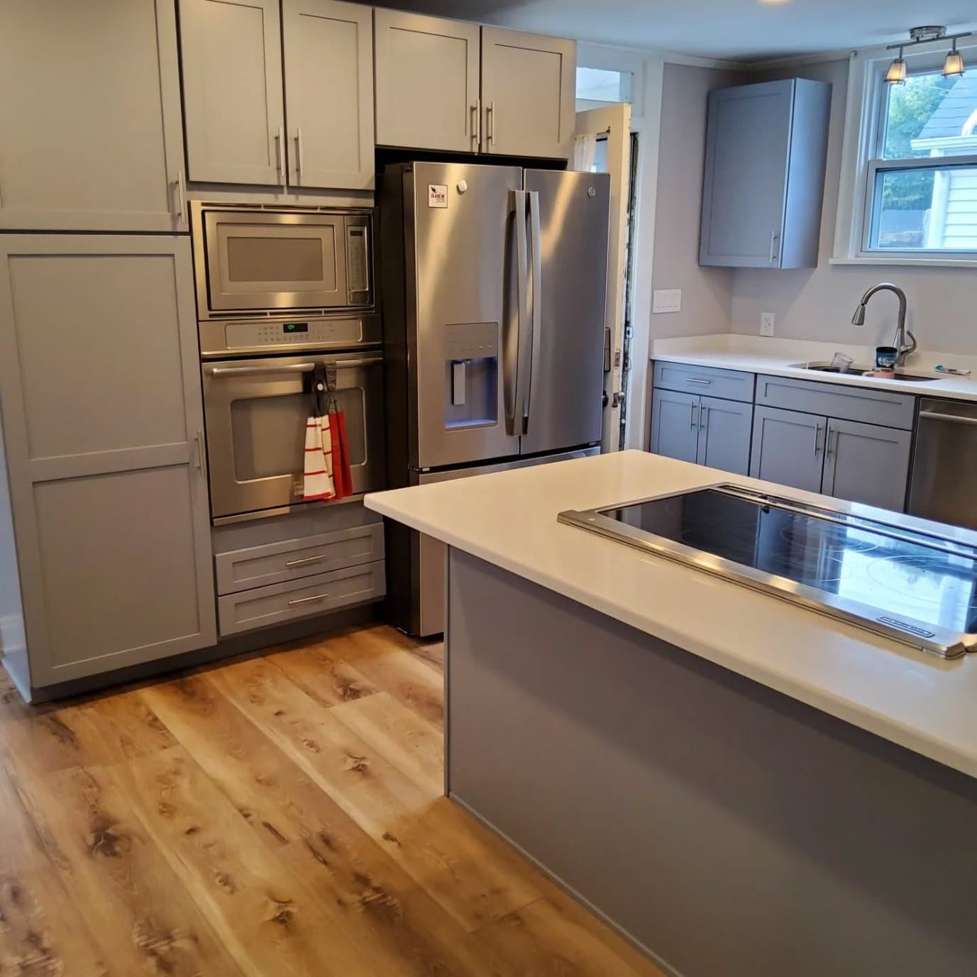 JNG Painting & Decorating LLC gallery image 4