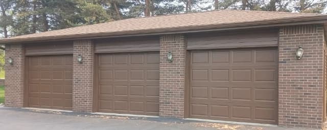 White Chooz Painters logo with blue background placeholder for paintig company logos