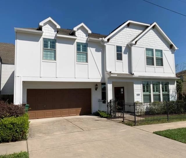 White Chooz Painters logo with blue background placeholder for paintig company logos