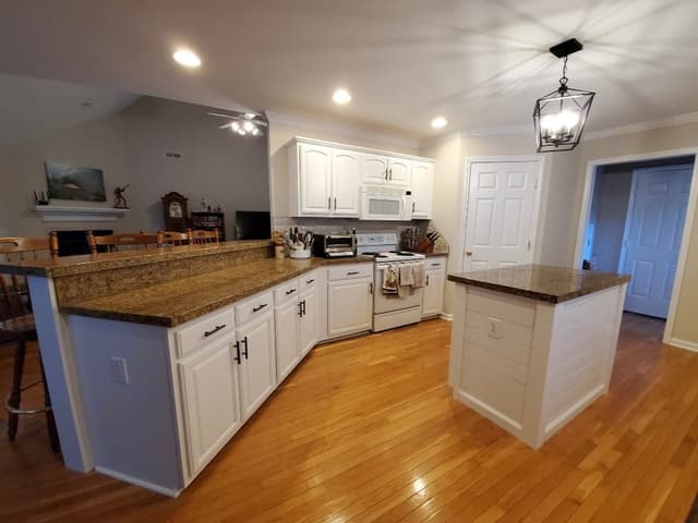 White Chooz Painters logo with blue background placeholder for paintig company logos