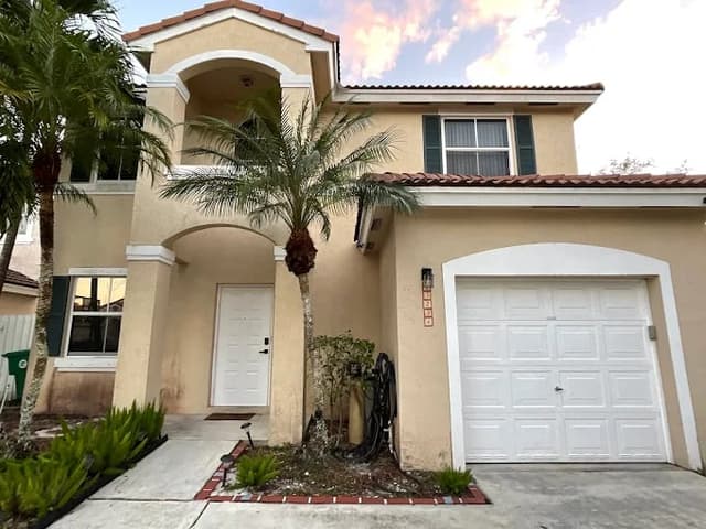 White Chooz Painters logo with blue background placeholder for paintig company logos