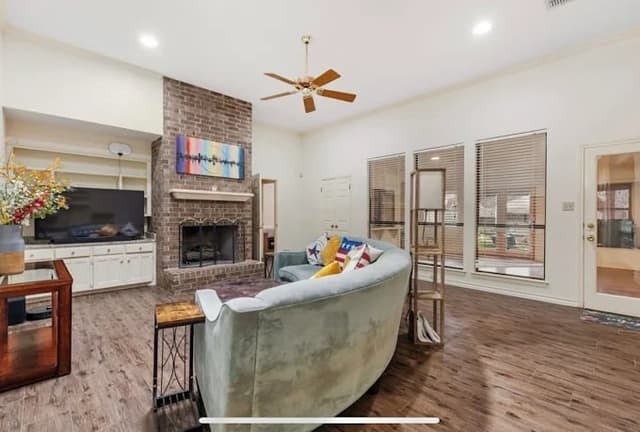 White Chooz Painters logo with blue background placeholder for paintig company logos