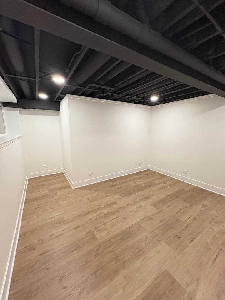 Kuhn's Painting gallery image 3