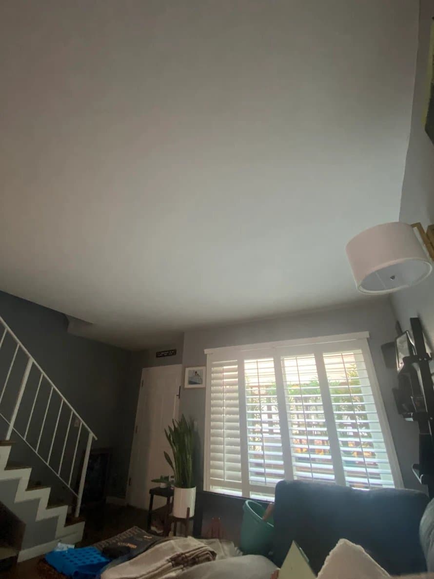 Juanez Painting gallery image 3