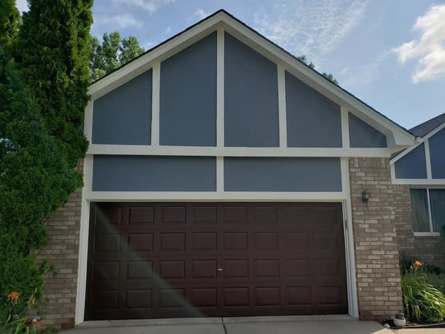 White Chooz Painters logo with blue background placeholder for paintig company logos