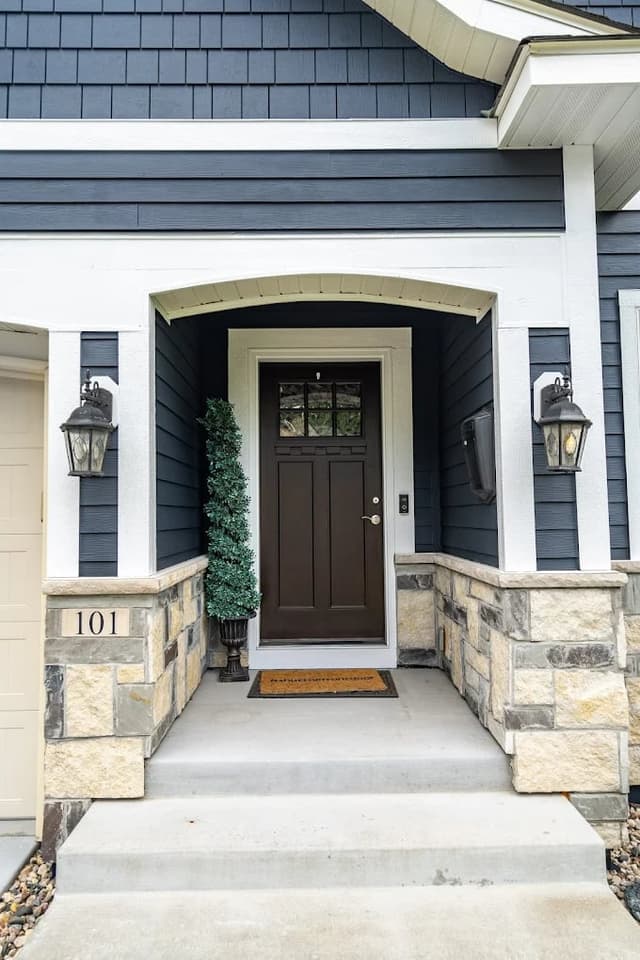 White Chooz Painters logo with blue background placeholder for paintig company logos