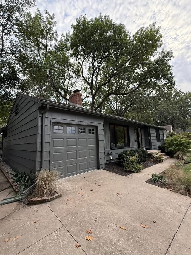 White Chooz Painters logo with blue background placeholder for paintig company logos