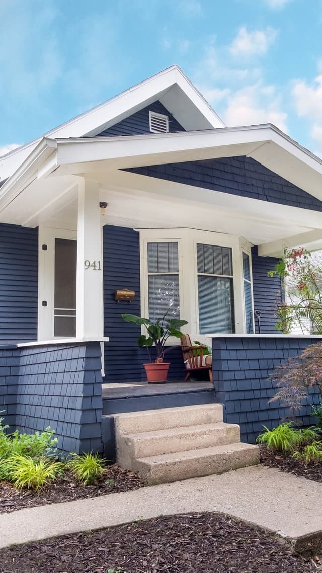 White Chooz Painters logo with blue background placeholder for paintig company logos