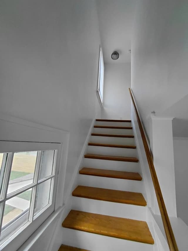 White Chooz Painters logo with blue background placeholder for paintig company logos