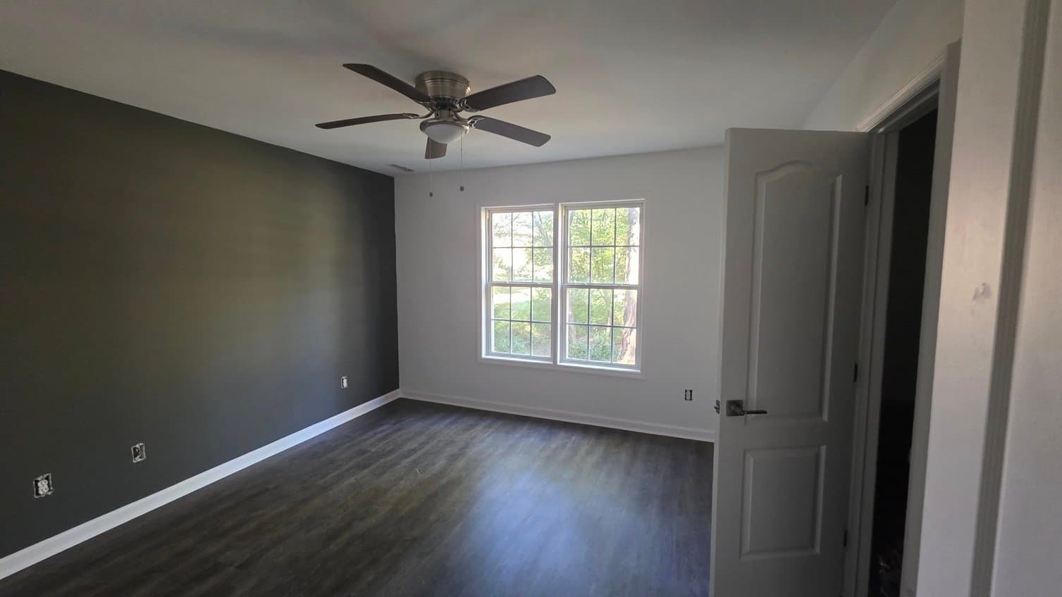 Straight Line Painting & Drywall gallery image 3