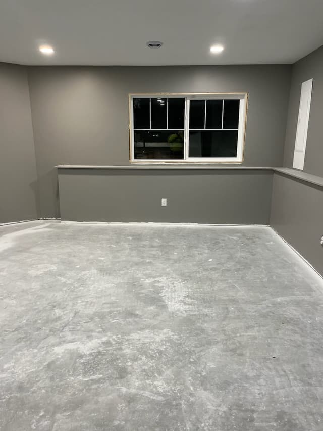 White Chooz Painters logo with blue background placeholder for paintig company logos