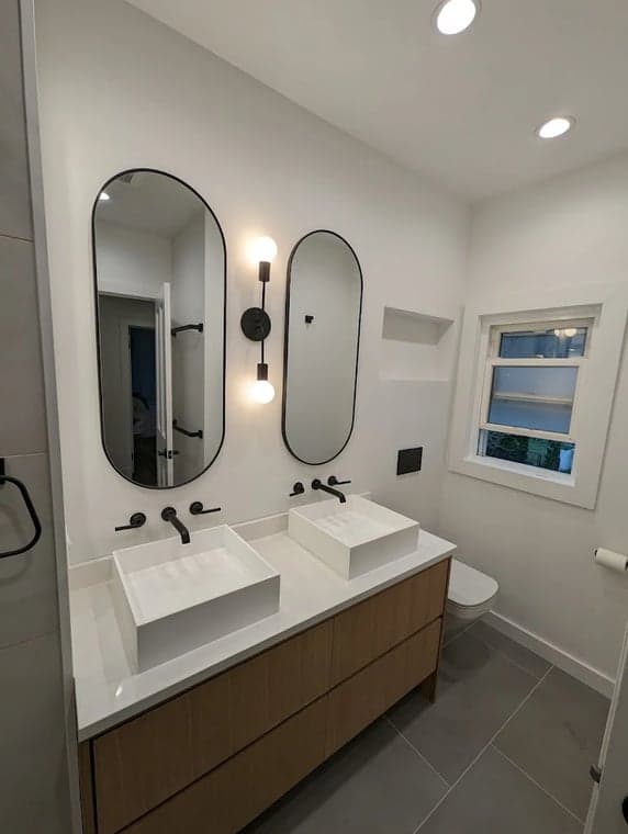 White Chooz Painters logo with blue background placeholder for paintig company logos