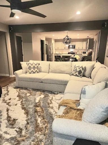 White Chooz Painters logo with blue background placeholder for paintig company logos