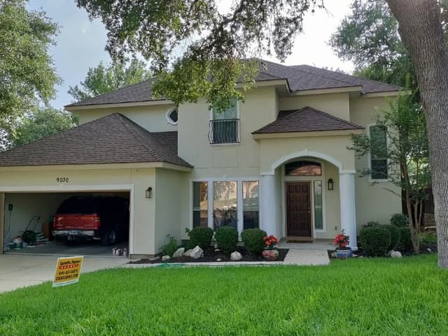 White Chooz Painters logo with blue background placeholder for paintig company logos